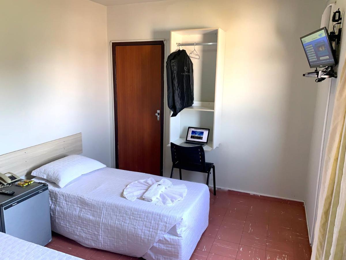 Hotel Cacula Лондріна Екстер'єр фото